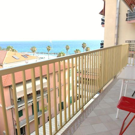Casa Fronte Mare Apartman Ventimiglia Kültér fotó