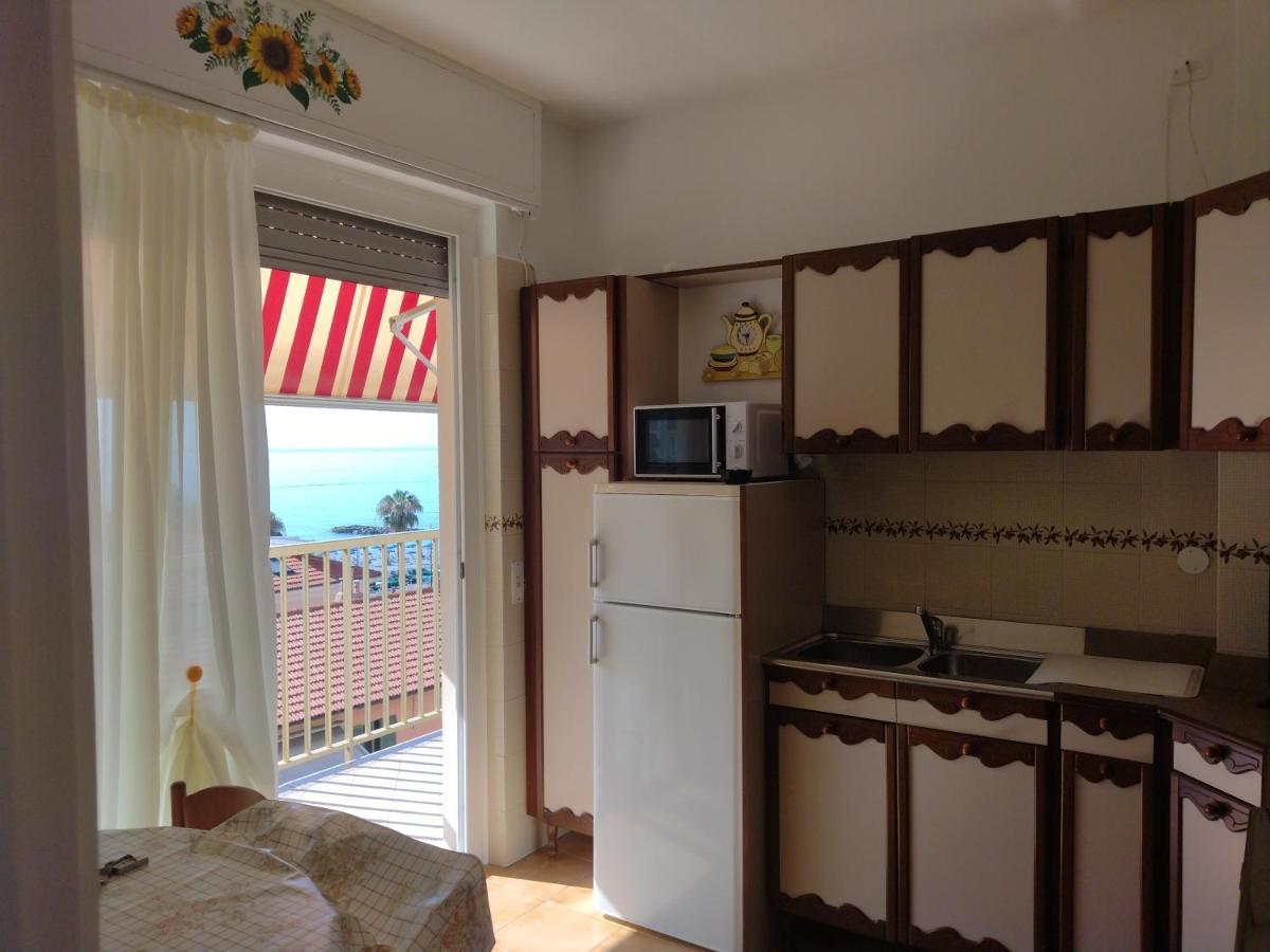 Casa Fronte Mare Apartman Ventimiglia Kültér fotó