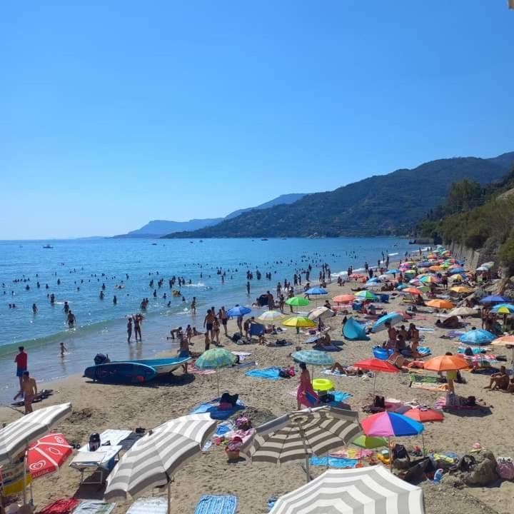 Casa Fronte Mare Apartman Ventimiglia Kültér fotó