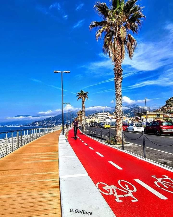 Casa Fronte Mare Apartman Ventimiglia Kültér fotó