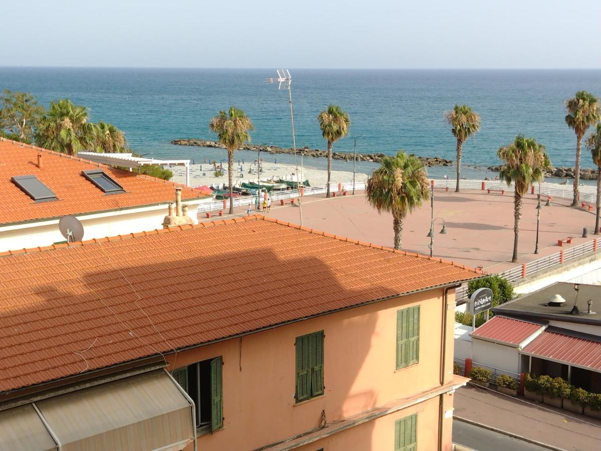 Casa Fronte Mare Apartman Ventimiglia Kültér fotó