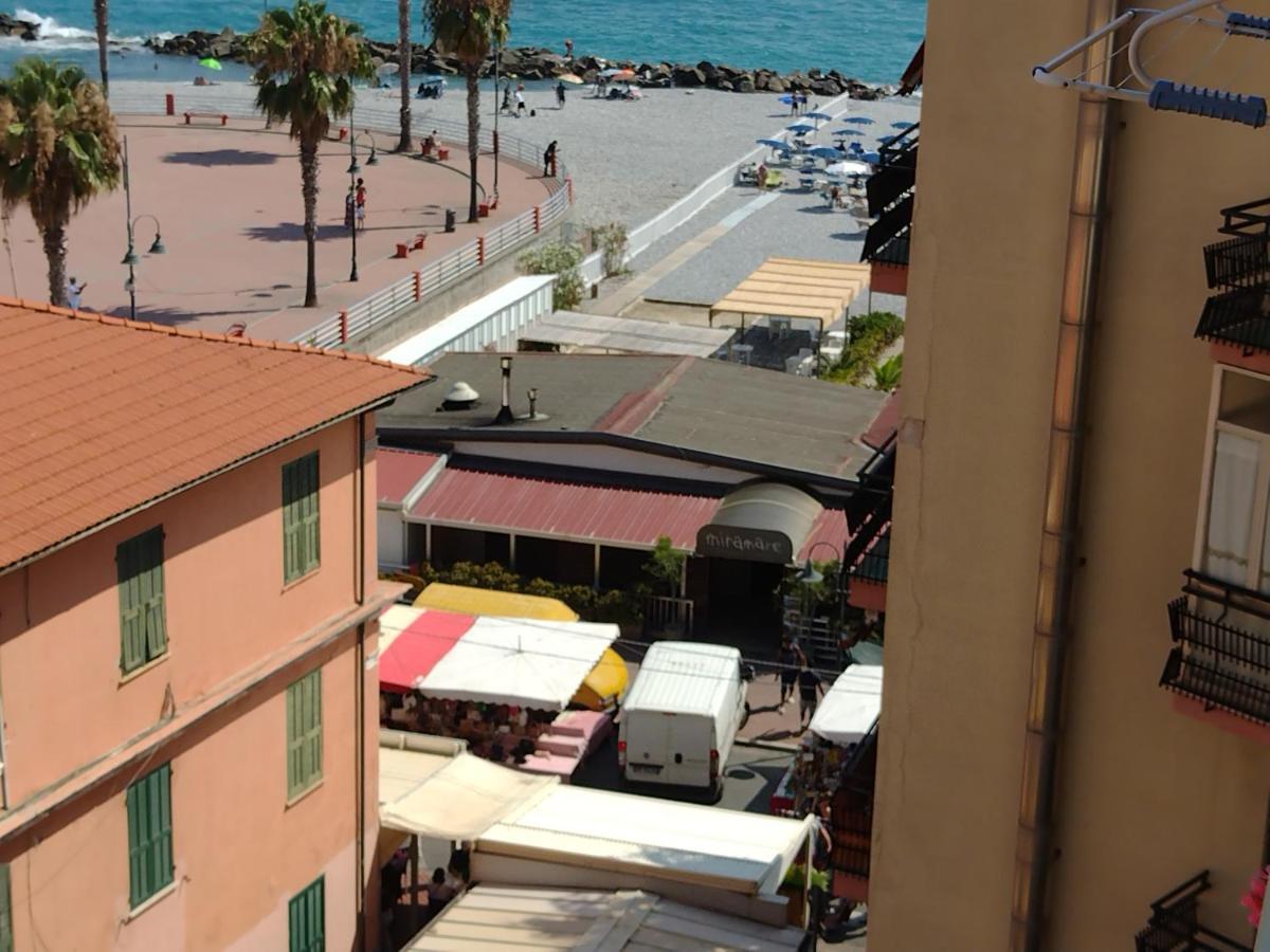 Casa Fronte Mare Apartman Ventimiglia Kültér fotó